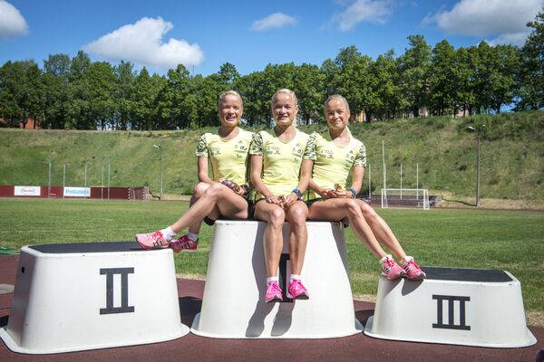 Сестры-тройняшки, бегуньи-марафонки из Эстонии Лейла, Лийна и Лили Луйк - Sputnik Узбекистан