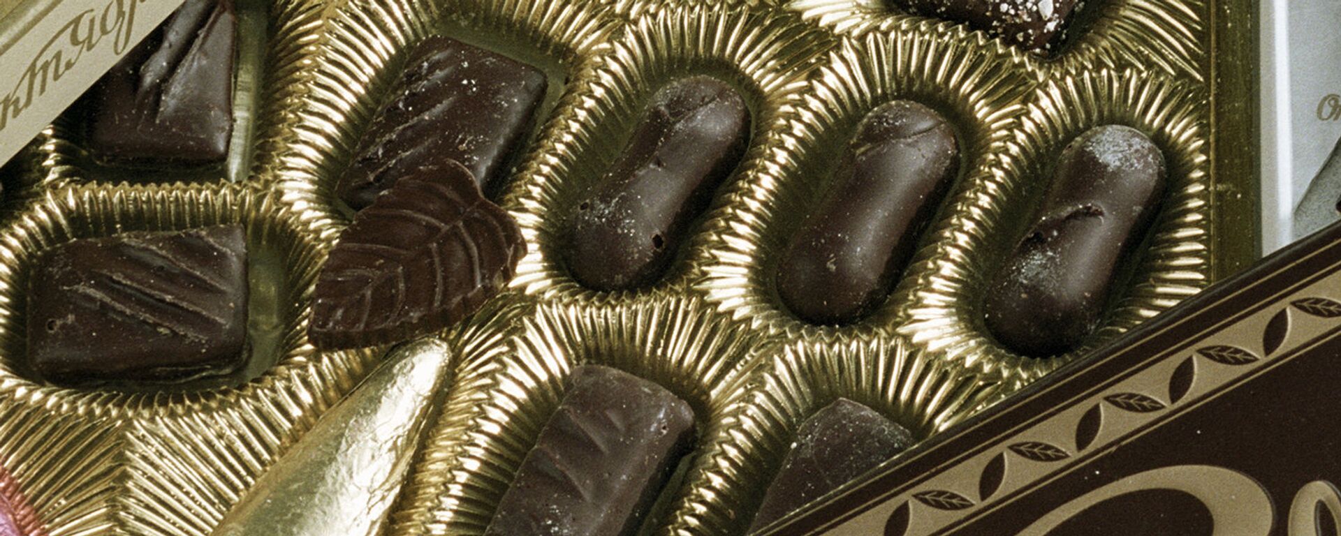 Коробка с конфетами - Sputnik Узбекистан, 1920, 01.02.2026