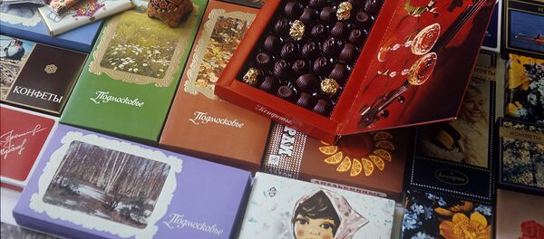 Коробки с конфетами Коробки с конфетами - Sputnik Ўзбекистон