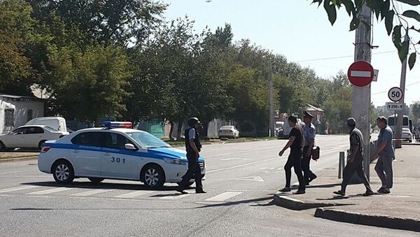 Спецоперация в Астане, где злоумышленник захватил ломбард - Sputnik Узбекистан