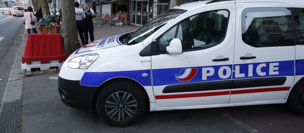 Автомобиль французской полиции Автомобиль французской полиции - Sputnik Узбекистан