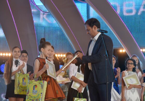 Международный конкурс юных исполнителей популярной музыки Детская Новая волна Международный конкурс юных исполнителей популярной музыки Детская Новая волна - Sputnik Узбекистан