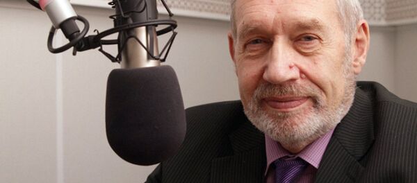 Профессор Государственного университета управления Владимир Волох - Sputnik Узбекистан