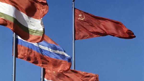 Государственные флаги советских республик - Sputnik Узбекистан