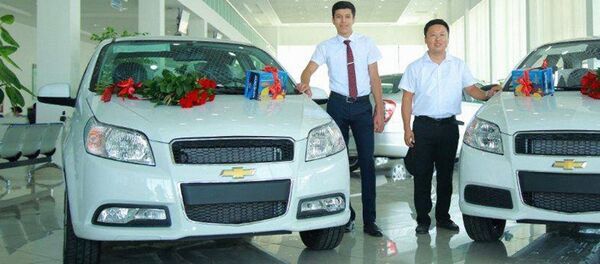 Янги «Nexia» биринчи харидорларга топширилди - Sputnik Ўзбекистон