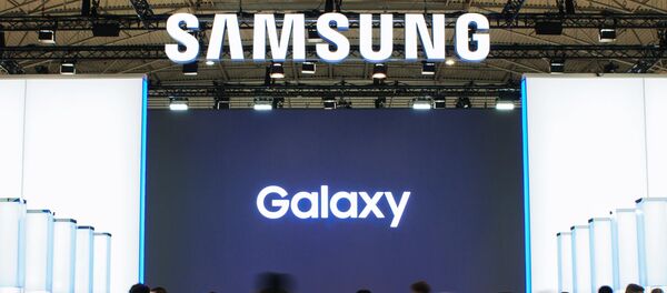 Стенд компании Samsung на выставке мобильной индустрии Стенд компании Samsung на выставке мобильной индустрии - Sputnik Узбекистан
