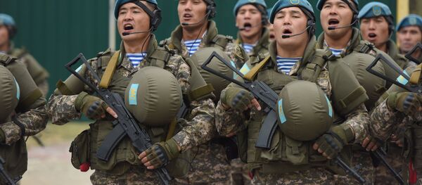 Совместное учение с Коллективными миротворческими силами ОДКБ Нерушимое братство-2016 Совместное учение с Коллективными миротворческими силами ОДКБ Нерушимое братство-2016 - Sputnik Узбекистан