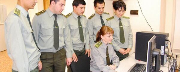 Узбекские таможенники - Sputnik Узбекистан