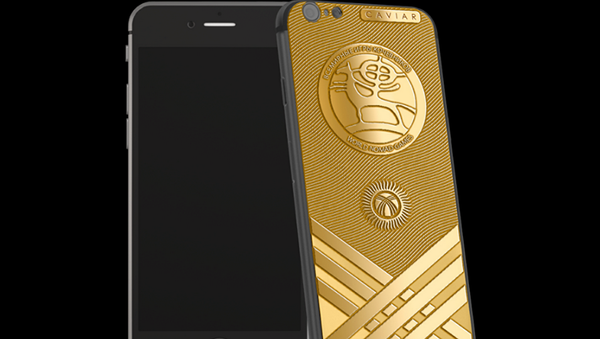 Смартфон iPhone 6S в золотом дизайне - Sputnik Узбекистан