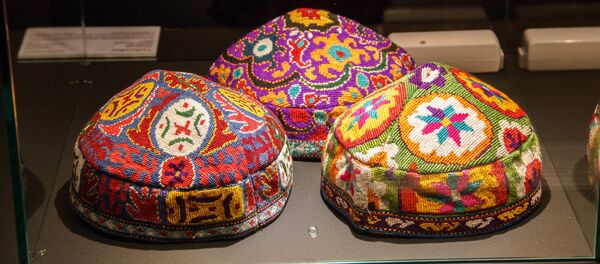 Тюбетейки. Узбекистан, Шахрисабз. Артель “Худжум” 1936 г. - Sputnik Ўзбекистон