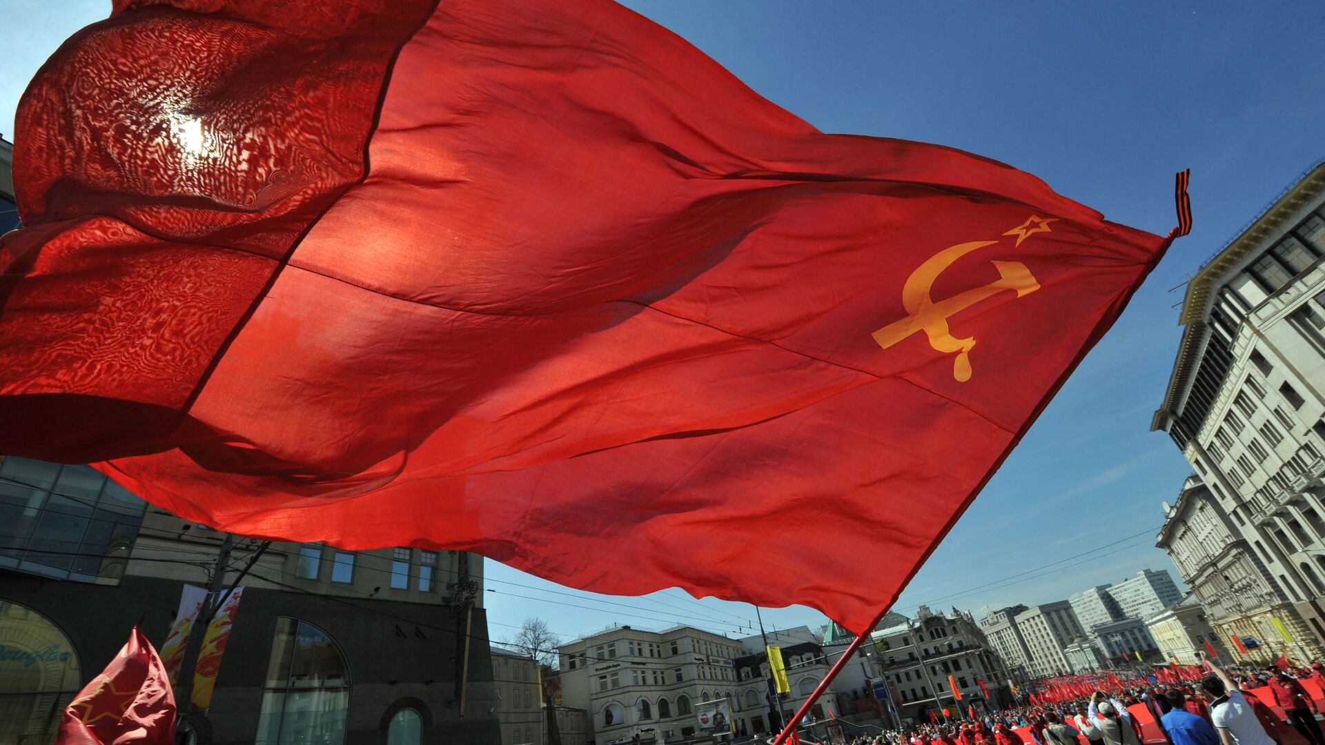 Красный флаг. - Sputnik Узбекистан, 1920, 05.05.2023