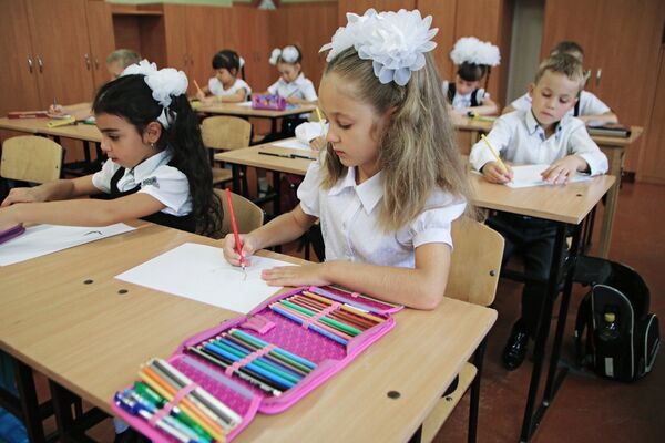 Начало учебного года в школах России - Sputnik Узбекистан