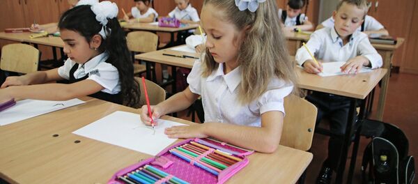 Ученики на уроке Ученики на уроке - Sputnik Узбекистан