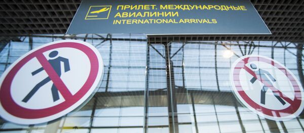 Табличка в секторе Е в аэропорту Домодедово Табличка в секторе Е в аэропорту Домодедово - Sputnik Узбекистан