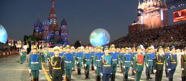 СПУТНИК_Кельтская музыка, сиртаки и световое шоу – открытие фестиваля Спасская башня СПУТНИК_Кельтская музыка, сиртаки и световое шоу – открытие фестиваля Спасская башня - Sputnik Узбекистан