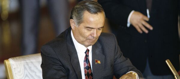 И.Каримов во время подписания Договора об экономическом союзе И.Каримов во время подписания Договора об экономическом союзе - Sputnik Узбекистан