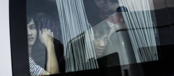 Палаточный лагерь для нелегальных мигрантов в Москве Палаточный лагерь для нелегальных мигрантов в Москве - Sputnik Узбекистан