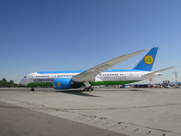 Торжественная встреча нового Boeing 787 Dreamliner в Ташкенте - Sputnik Узбекистан