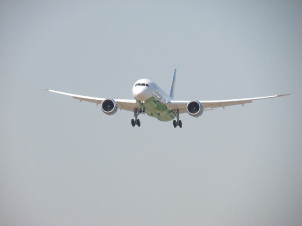 Boeing 787 Dreamliner Toshkent aeroportiga qo‘nmoqda - Sputnik O‘zbekiston