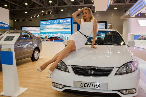 Ravon Gentra на Московском Международном автомобильном салоне - Sputnik Узбекистан