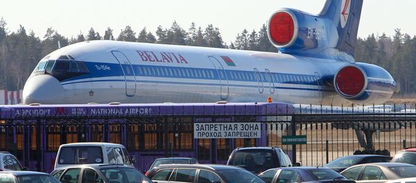 Самолет авиакомпании Белавиа в национальном аэропорту Минск - Sputnik Узбекистан