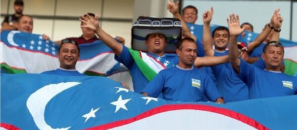 Фанаты сборной Узбекистана по футболу - Sputnik Узбекистан