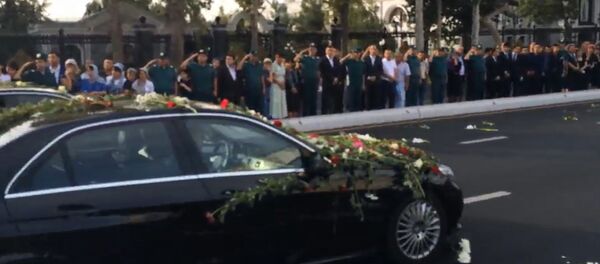 Тошкент ўзининг биринчи Президенти Ислом Каримов билан видолашди Тошкент ўзининг биринчи Президенти Ислом Каримов билан видолашди - Sputnik Ўзбекистон