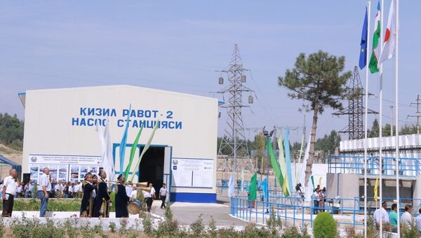 Новая насосная станция Кизил Равот-2 в Наманганской области - Sputnik Узбекистан