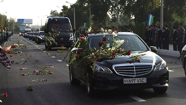 Траурный кортеж во время похорон президента Узбекистана Ислама Каримова - Sputnik Узбекистан