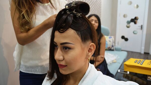 Тренинг сборной команды стилистов Узбекистана Тренинг сборной команды стилистов Узбекистана - Sputnik Узбекистан