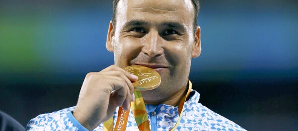 Легкоатлет Хусниддин Норбеков завоевал золотую медаль в метании диска, установив новый мировой рекорд Легкоатлет Хусниддин Норбеков завоевал золотую медаль в метании диска, установив новый мировой рекорд - Sputnik Узбекистан