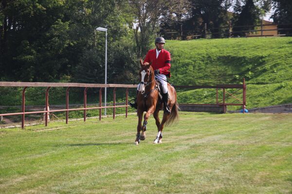 Всадники в знак траура выступали с черными повязками Всадники в знак траура выступали с черными повязками - Sputnik Узбекистан