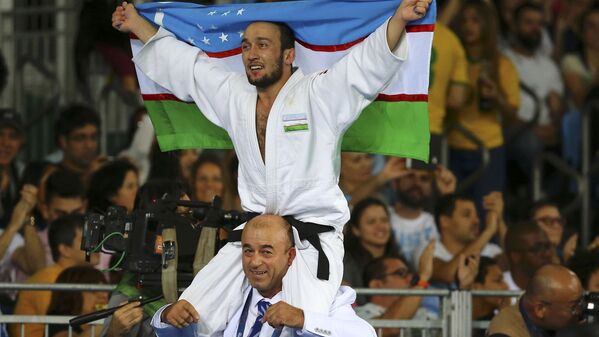 Шерзод Намозов из Узбекистана выиграл золотую медаль по дзюдо на Паралимпийских играх в Рио - Sputnik Узбекистан
