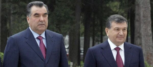 Президент Таджикистана Эмомали Рахмон и Врио Президента Узбекистана Шавкат Мирзиеев Президент Таджикистана Эмомали Рахмон и Врио Президента Узбекистана Шавкат Мирзиеев - Sputnik Ўзбекистон