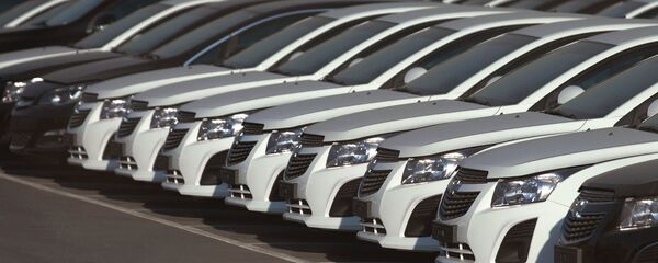 General Motors заводи ёнидаги автостоянкада General Motors заводи ёнидаги автостоянкада - Sputnik Ўзбекистон