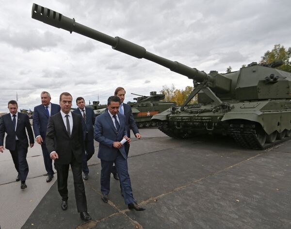 Премьер-министр РФ Д.Медведев посетил международную выставку Russia Arms Expo - Sputnik Узбекистан