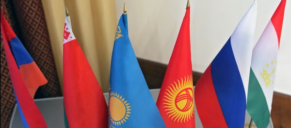 Флаги Содружества Независимых Государств - Sputnik Ўзбекистон