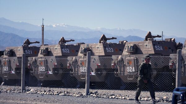 В Балыкчи официально стартовали учения стран ШОС Мирная миссия В Балыкчи официально стартовали учения стран ШОС Мирная миссия - Sputnik Узбекистан
