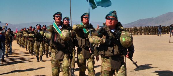 ШҲТ ҳарбийлариниг ўқув машғулоти ШҲТ ҳарбийлариниг ўқув машғулоти - Sputnik Ўзбекистон