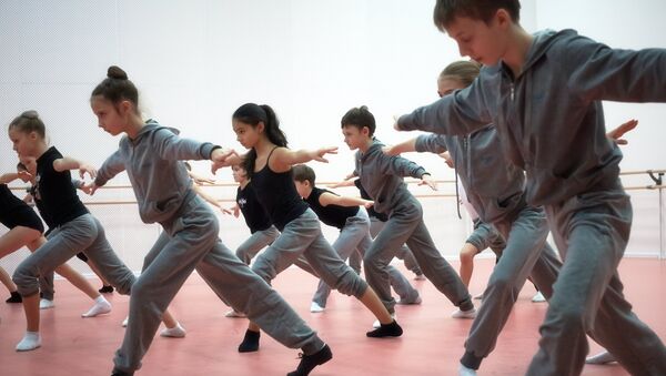 Открытый урок по танцу модерн - Sputnik Узбекистан