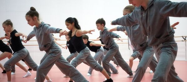 Открытый урок по танцу модерн - Sputnik Узбекистан