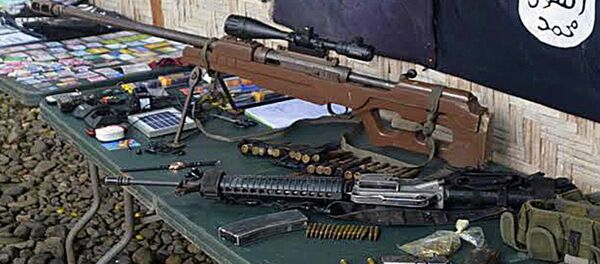 Оружие изъятое у боевиков ИГ  - Sputnik Узбекистан