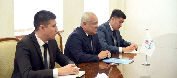 Представители Социал-демократической партии Узбекистана Адолат - Sputnik Узбекистан