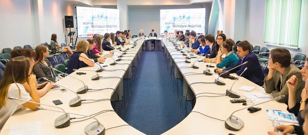 ShHT davlatlari yosh liderlari forumida Xalqaro yoshlar axborot agentligi taqdimoti o‘tkazildi - Sputnik O‘zbekiston