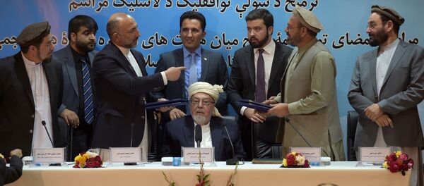 Подписание мирного договора Афганского правительства с партией Хизби Ислами - Sputnik Ўзбекистон