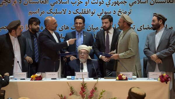 Podpisanie mirnogo dogovora Afganskogo pravitelstva s partiyey Xizbi Islami - Sputnik O‘zbekiston