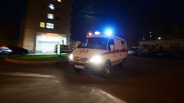 Машина скорой помощи выезжает на вызов  - Sputnik Ўзбекистон