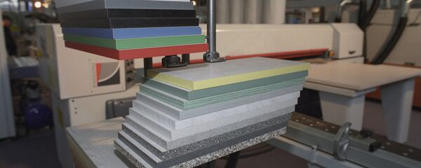 ДСП ишлаб чиқариш станоги ДСП ишлаб чиқариш станоги - Sputnik Ўзбекистон