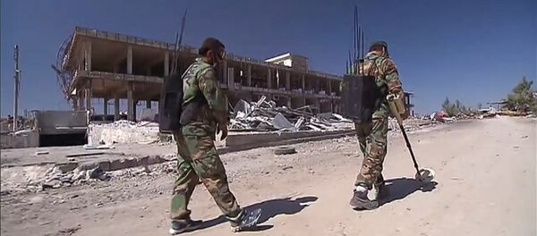 Спутник_Сирийские саперы за работой: поиск и обезвреживание мин в Алеппо Спутник_Сирийские саперы за работой: поиск и обезвреживание мин в Алеппо - Sputnik Узбекистан