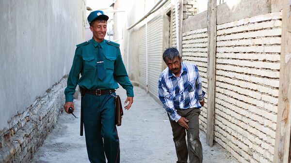 Сотрудник милиции в Узбекистане - Sputnik Узбекистан